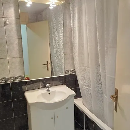 Apartment Dims *